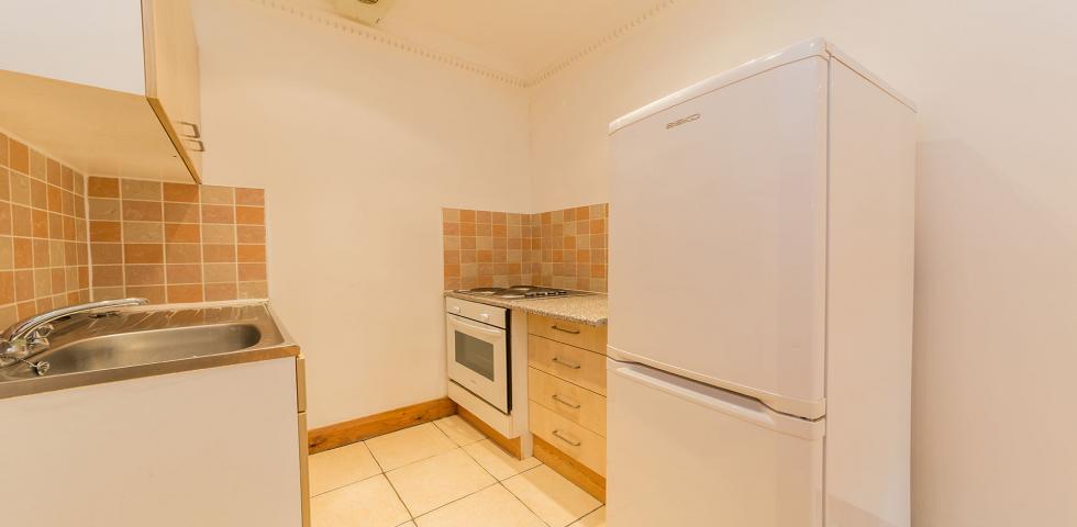 			Studio Apartment, 1 bath, 1 reception Apartment			 Heathfield Park, Willesden Green